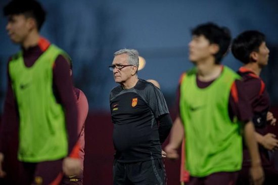 专业PA国际厅每天有超过30%的用户通过手机进行登录服务